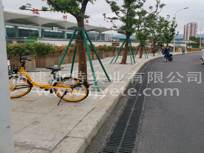 高鐵項(xiàng)目福州站樹(shù)脂混凝土排水溝案例